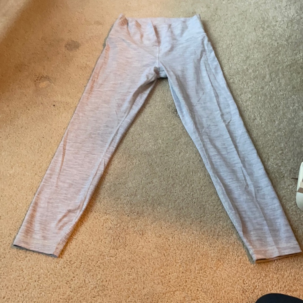 Lululemon leggings wonder unders.